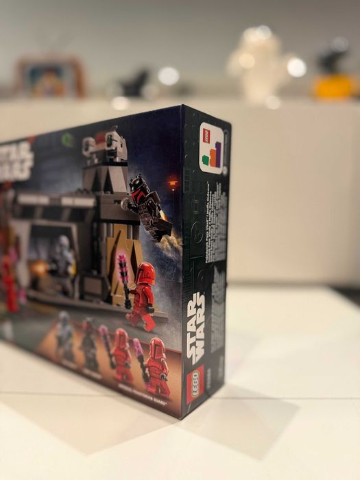 LEGO Star Wars: Batalha entre Paz Vizsla e Moff Gideon - 75386