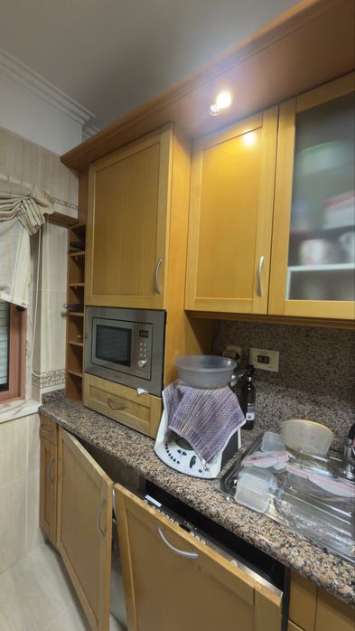 Móvel de cozinha em Cerejeira