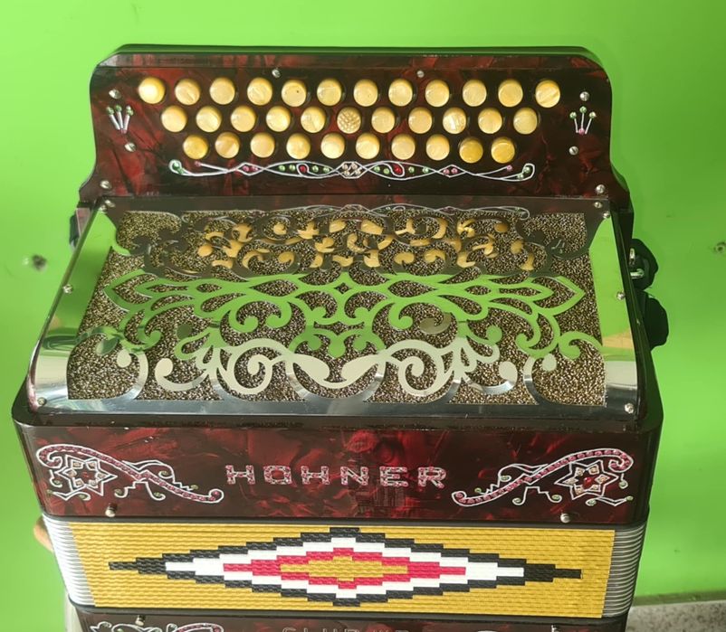 Concertina hohner clube 4 com 12 Baixos