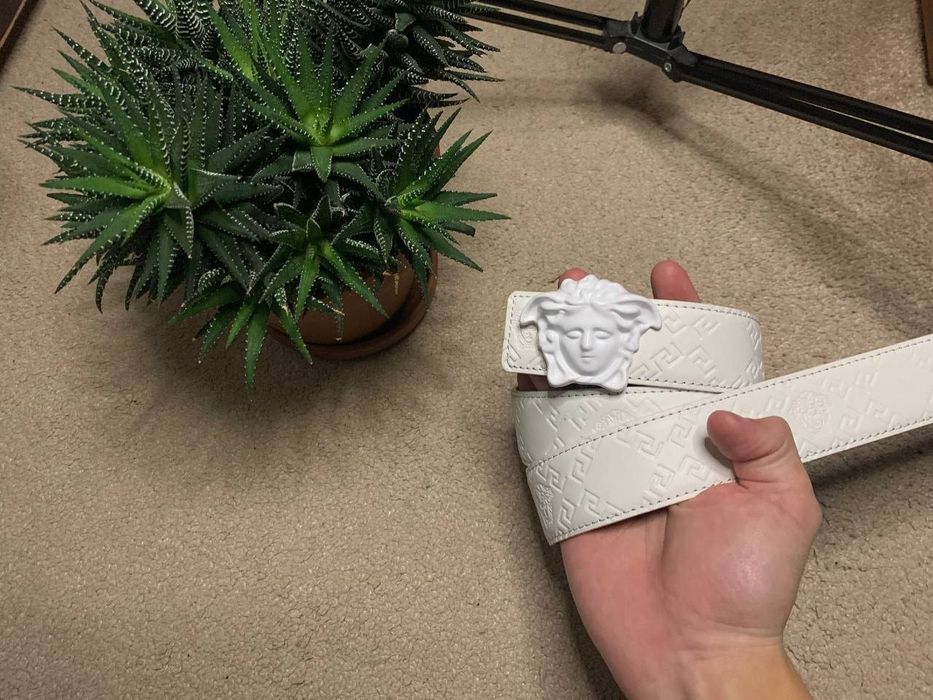 Versace belt

PRICE: 649₴
SIZE: 105см
           110см
           115