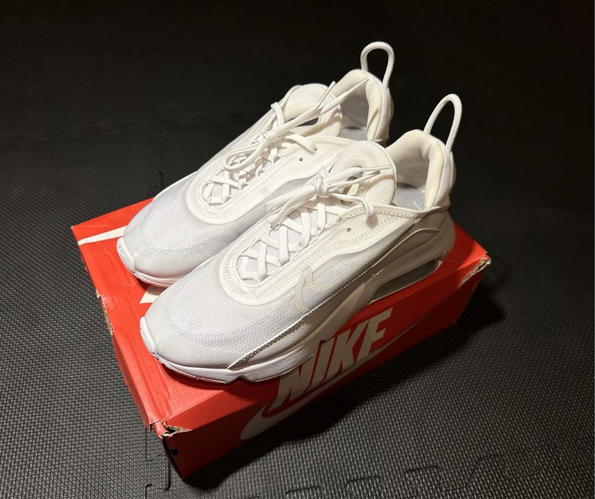 Nike Air Max 2090 EUR 42.5 / UK9 Tripple White