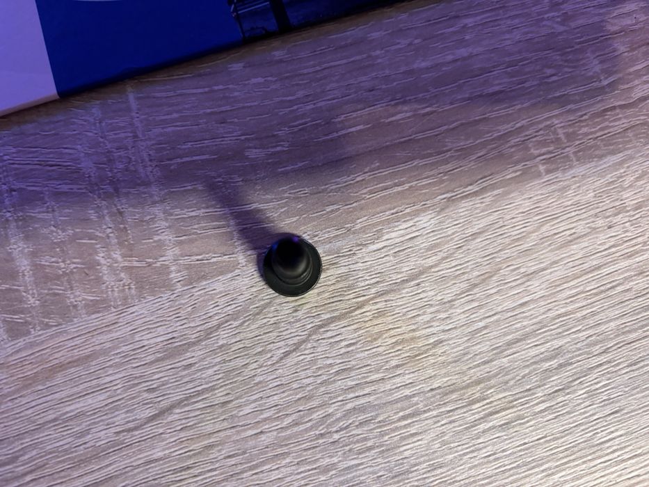 Sróbka do trzymania klami sprzegla motocykla m8