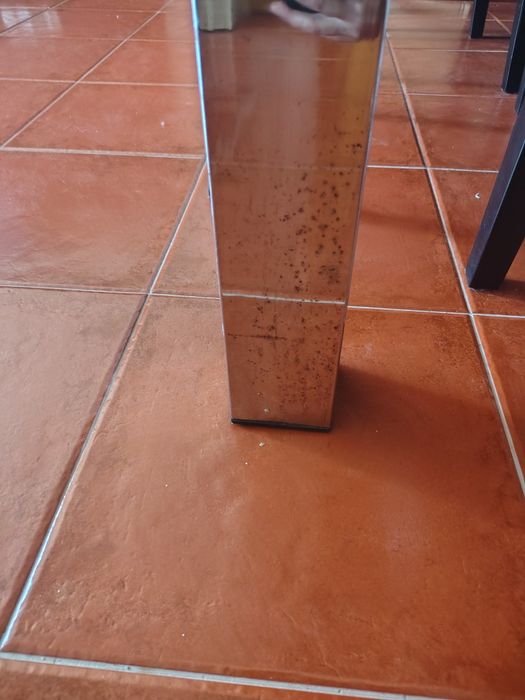 Vendo mesa com 6 cadeiras