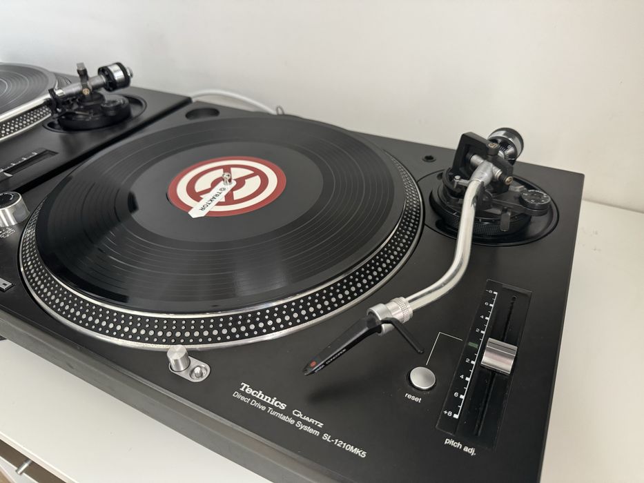 Technics SL-1210 MK5 - Pratos - Leitores de vinil + agulhas Ortofon