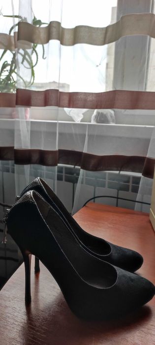 Жіночі туфлі витончені