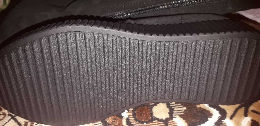 Продаются зимні шкіряні, замшові сапоги 38 р.