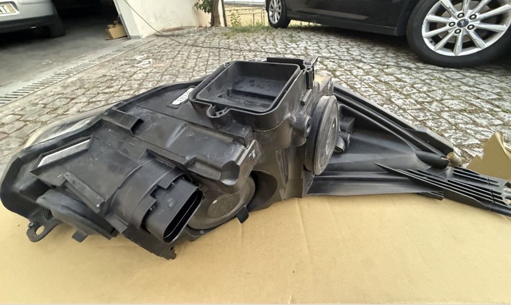 Farol esquerdo ford focus 2017