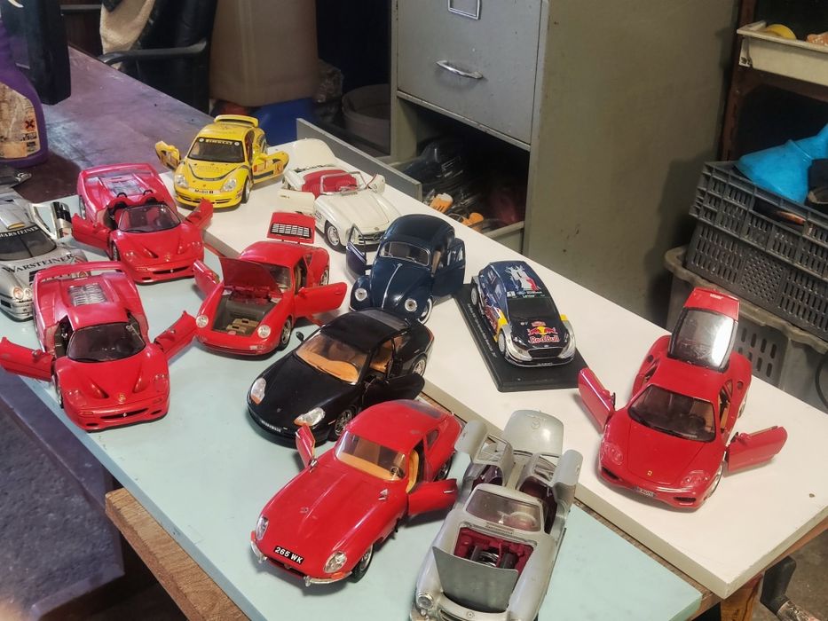 Lote de carros de corrida