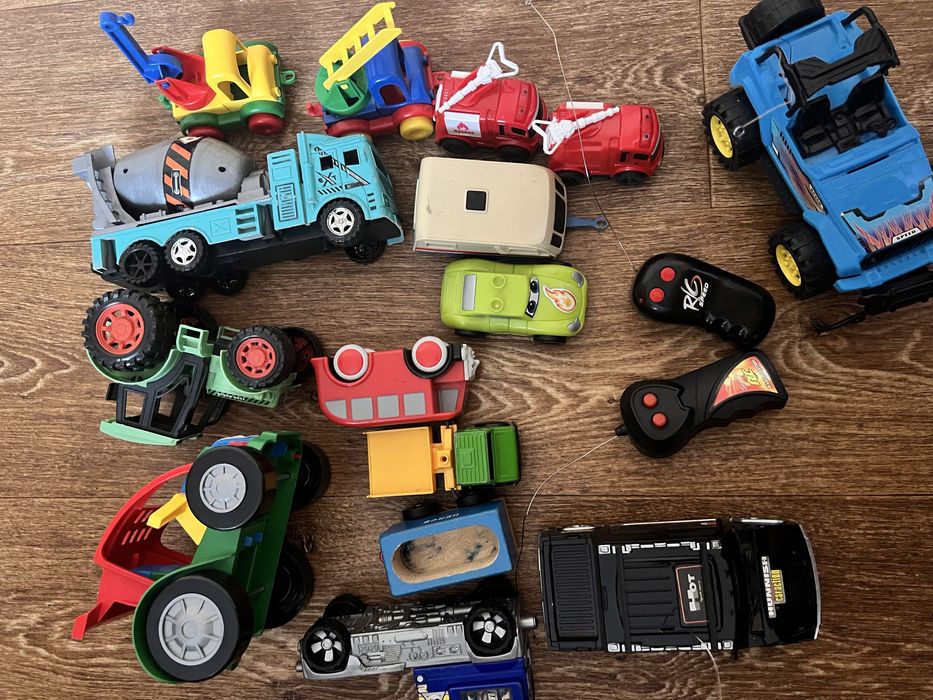 Лот машинок металевих, на управлінні для хлопчика