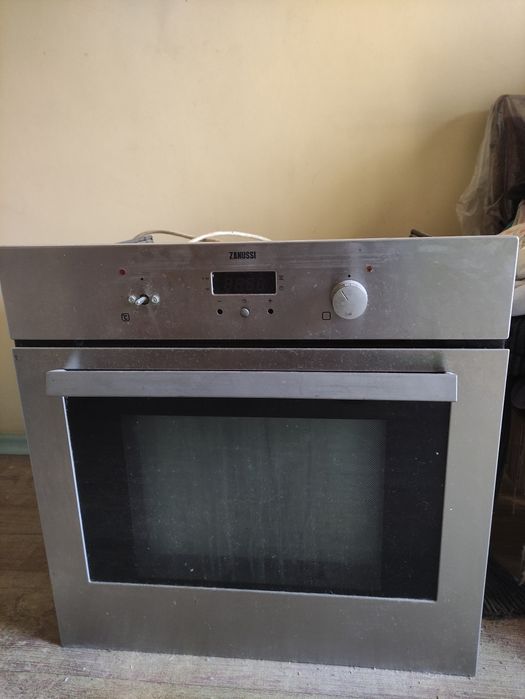 Духовой шкаф Zanussi