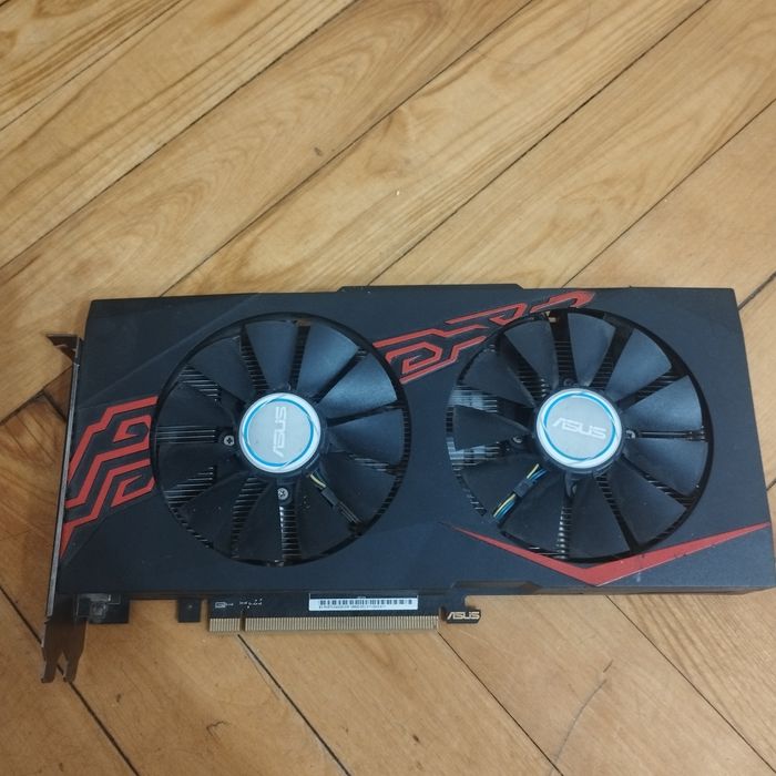 Видео карта Asus  RX 570 
Объем памяти: