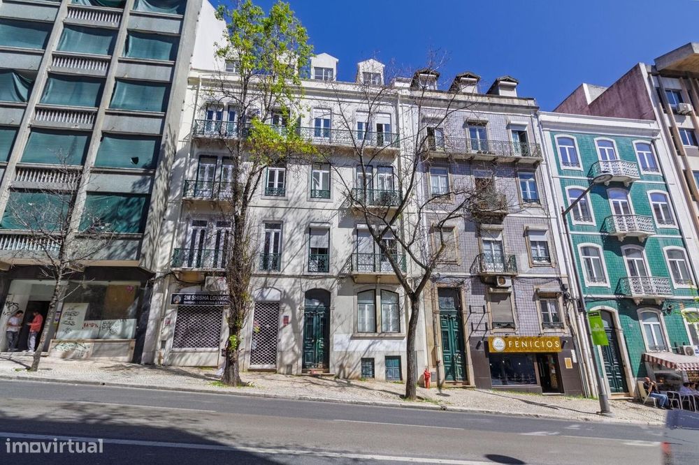 T4 ao lado da Universidade Autónoma de Lisboa (junto à Avenida da Libe