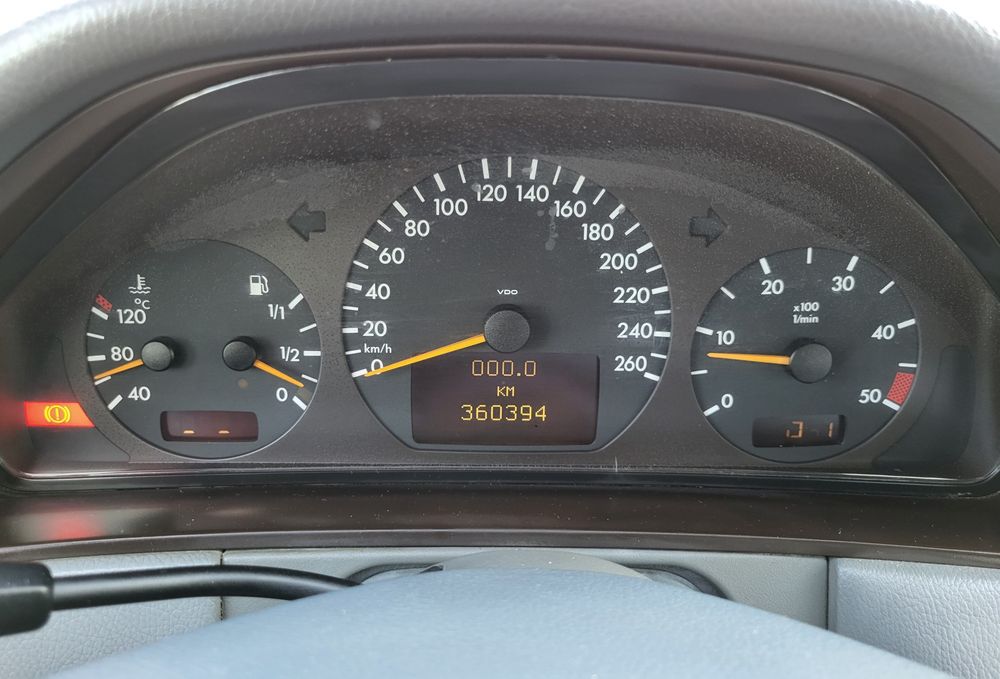 Mercedes-Benz E220 CDi Elegance W210 143cv