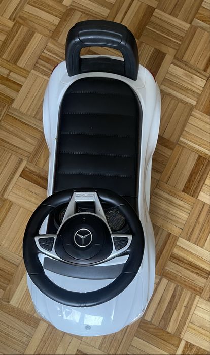 Carro de bebé com música