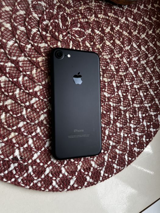 iPhone 7 чудовий стан