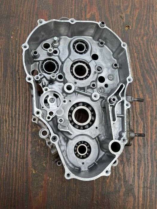 komplet karterow Suzuki LTZ 400 r 03-08 karter kartery lewy prawy blok