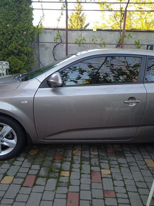 Kia proseed  2009 год