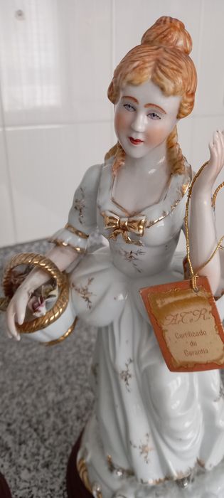 Casal de bonecos porcelana