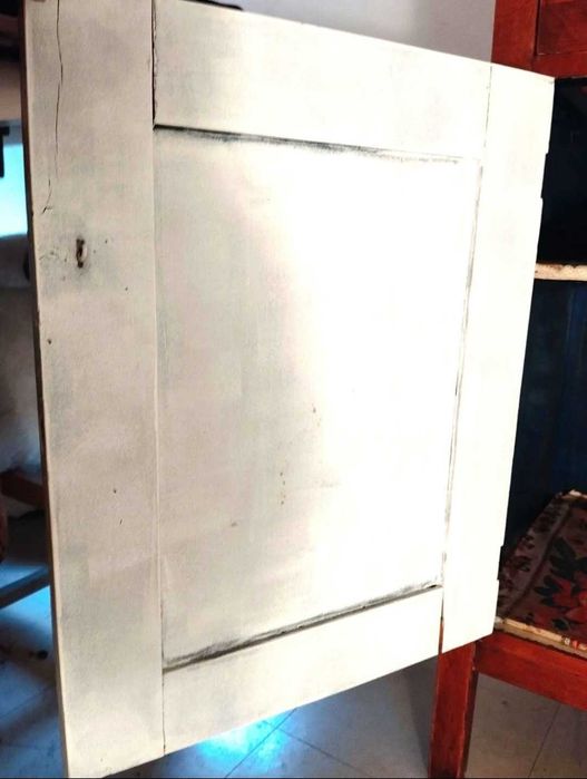 Cómoda rústica em madeira maciça