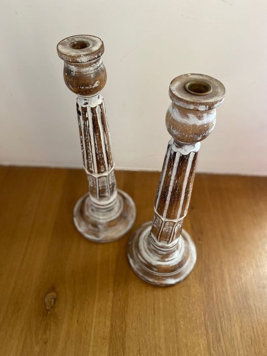 Par de tocheiros rústicos em madeira