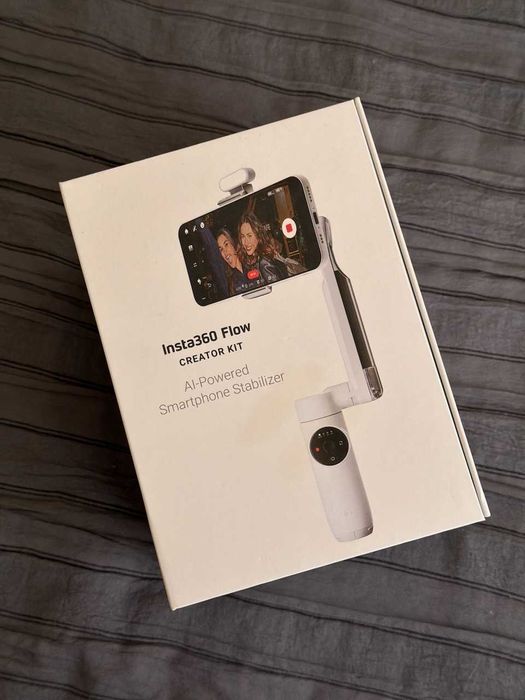 Gimbal/estabilizador Insta360 Flow (Creator Bundle)