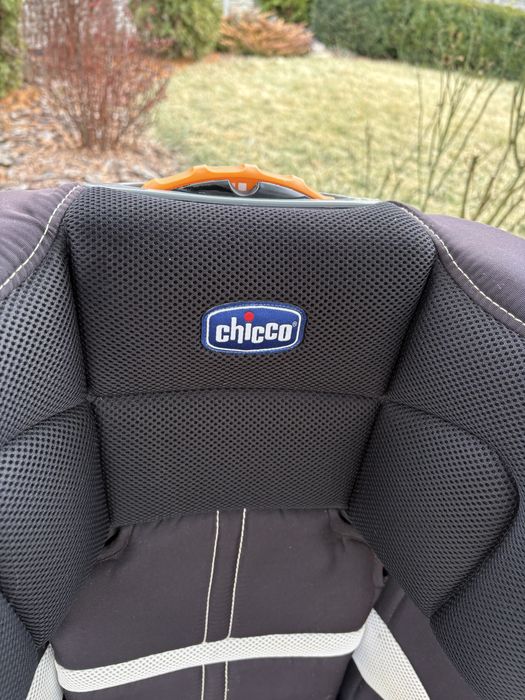 Продам детское авто кресло Chicco!