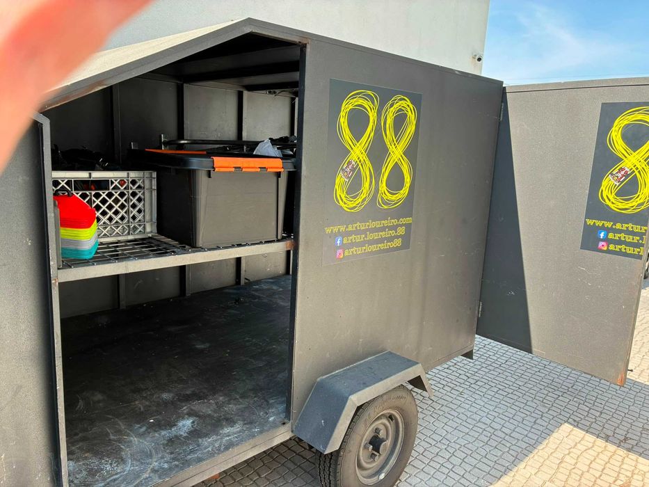 Vendo reboque para 2 karts