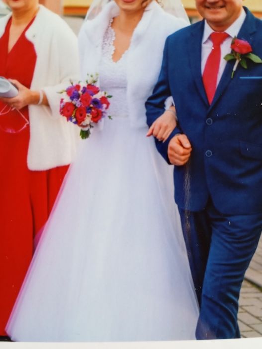 Suknia ślubna literka A