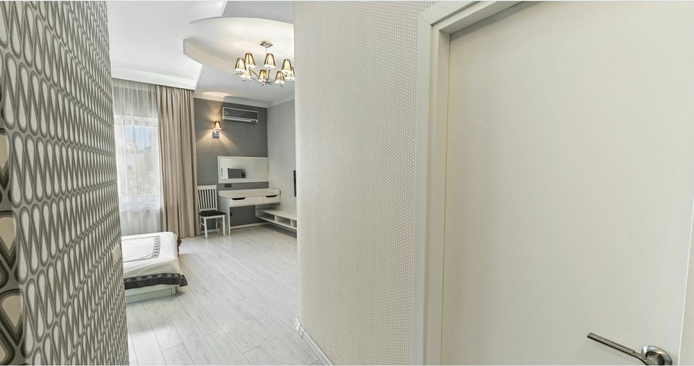 Дом, 7 соток, 300м2+28м2 баня, 2000м море, 100м универсам