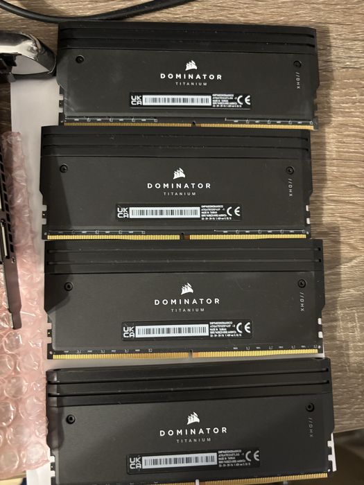 Corsair Dominator Titanium RGB DDR5 96GB (2x48GB) 6600MHz CL32