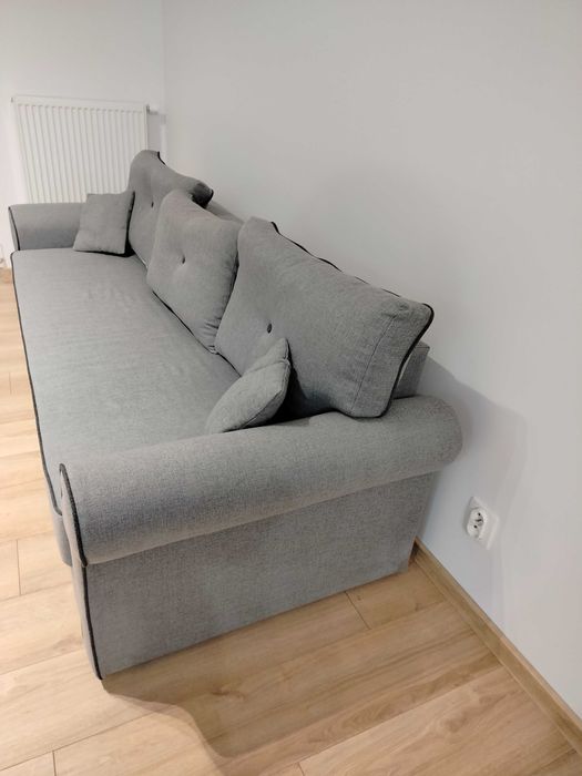 Sofa z funkcją spania i pojemnikiem