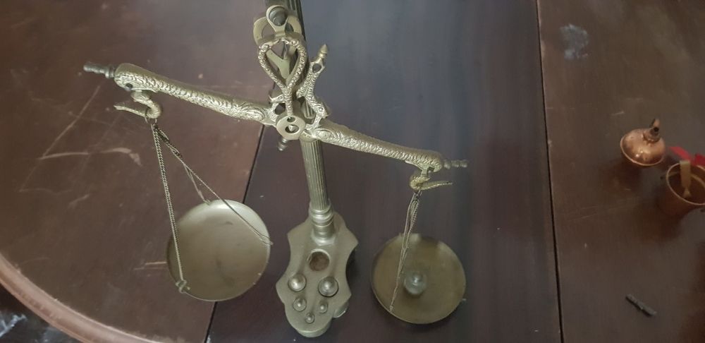 Balança de mesa antiga