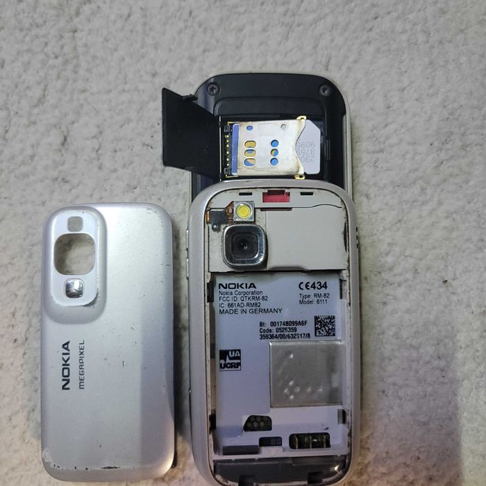 Телефон Nokia 6111,слайдер с заряд,sharp,акам хор