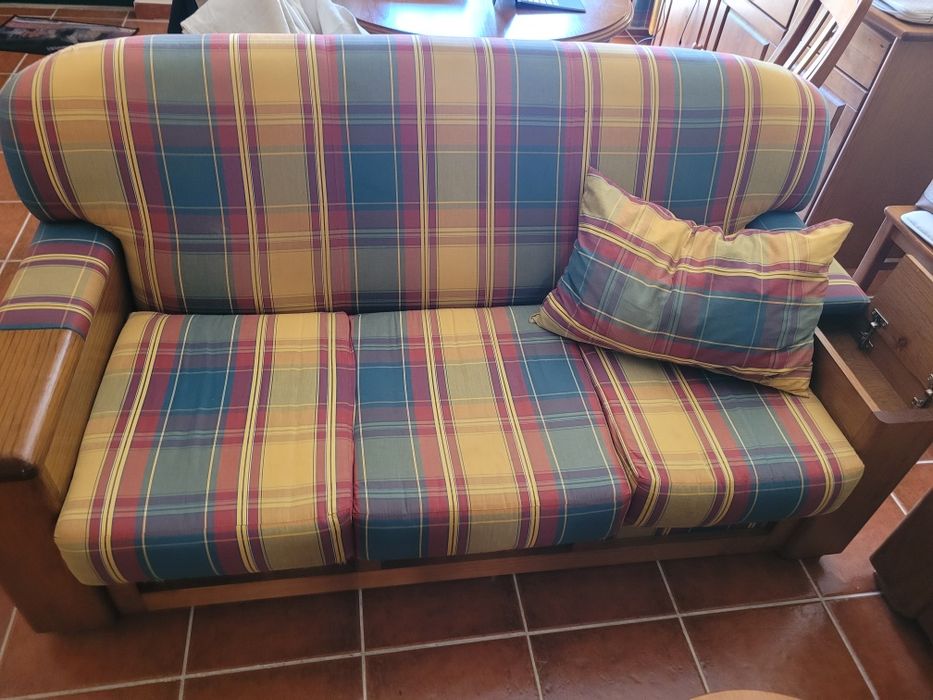 Conjunto de três sofás com cortina de sacada igual