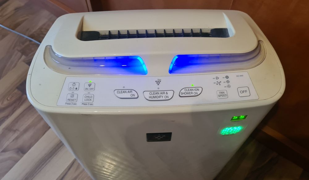Oczyszczacz powietrza z jonizatorem i nawilżaniem Sharp