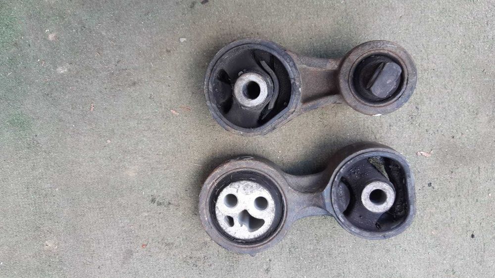 Honda CRV II 2.2 D Poduszka Silnika Prawa