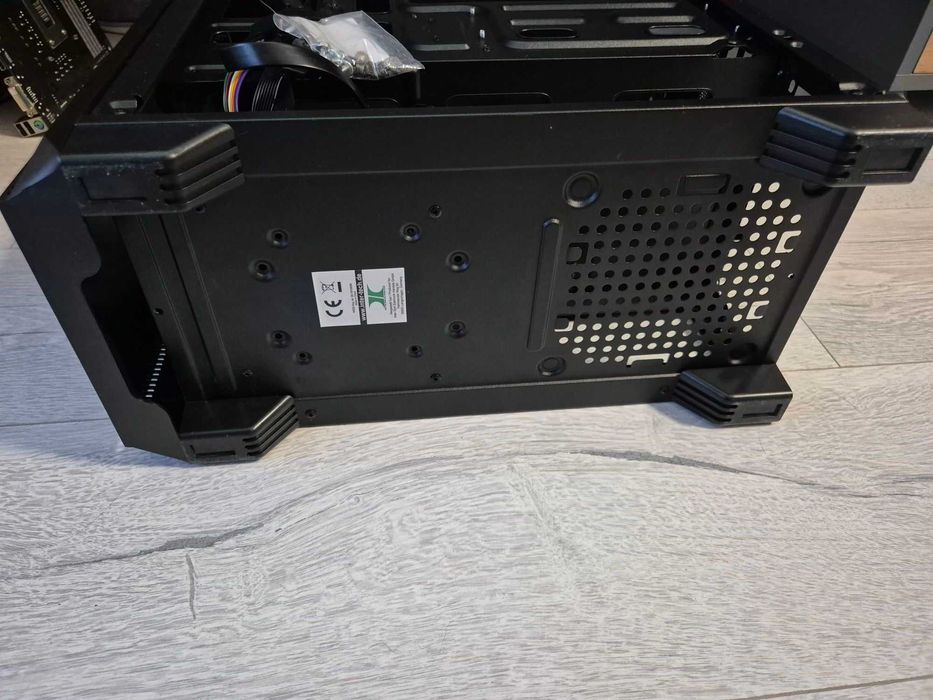 mATX корпус Modecom (GAMEMAX Silent Hill) з шумкою. 120mm FAN