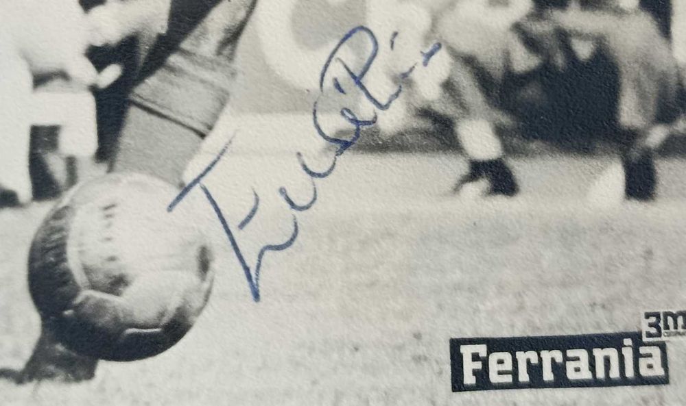 Benfica - foto autografada por Eusébio em 1965
