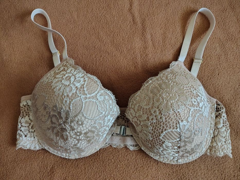 Biustonosz rozpinany z przodu 85C