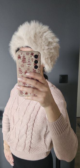 Damska futrzana czapka