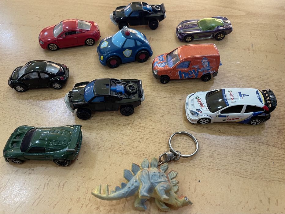 Carros Majorette e hot whells