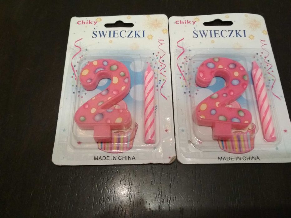 Сyfry i świece z okazji 2. lub 22. urodzin