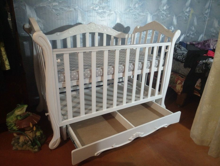 Дитяче ліжечко преміум-вигляду