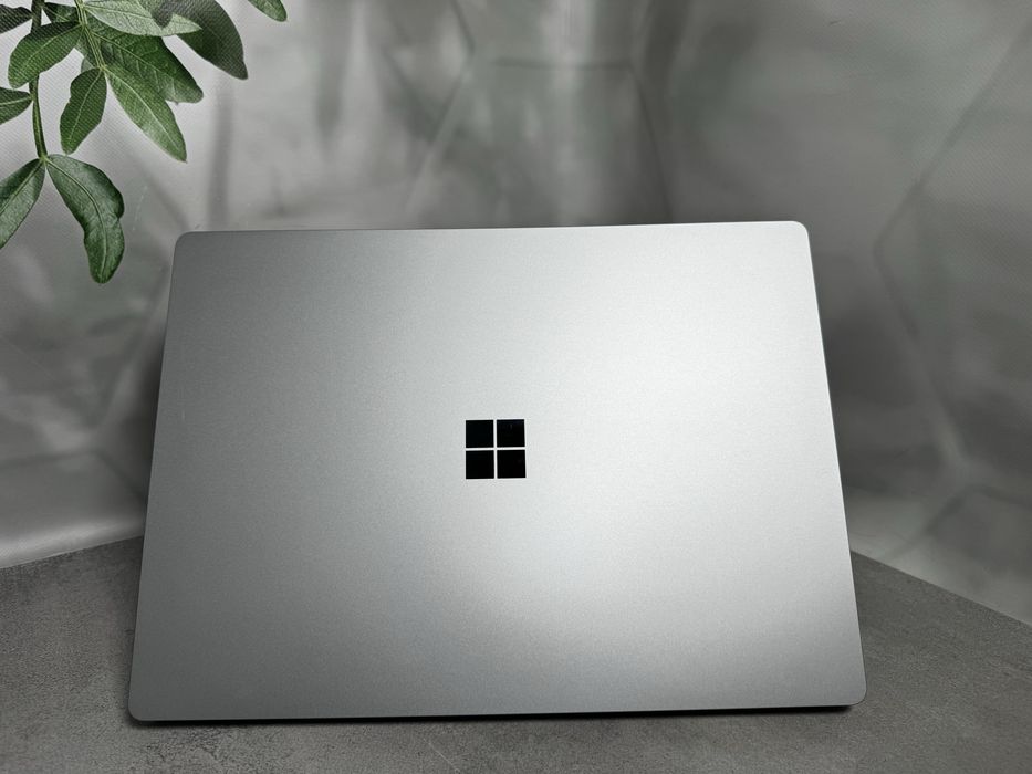 Ноутбук Microsoft Surface Laptop 4 / i7-1185G7 / 16GB / 256GB SSD / 15" Touch / Уцінка