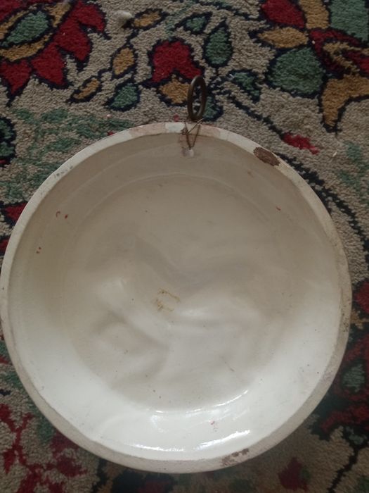 Porcelanowa ozdoba na ścianę