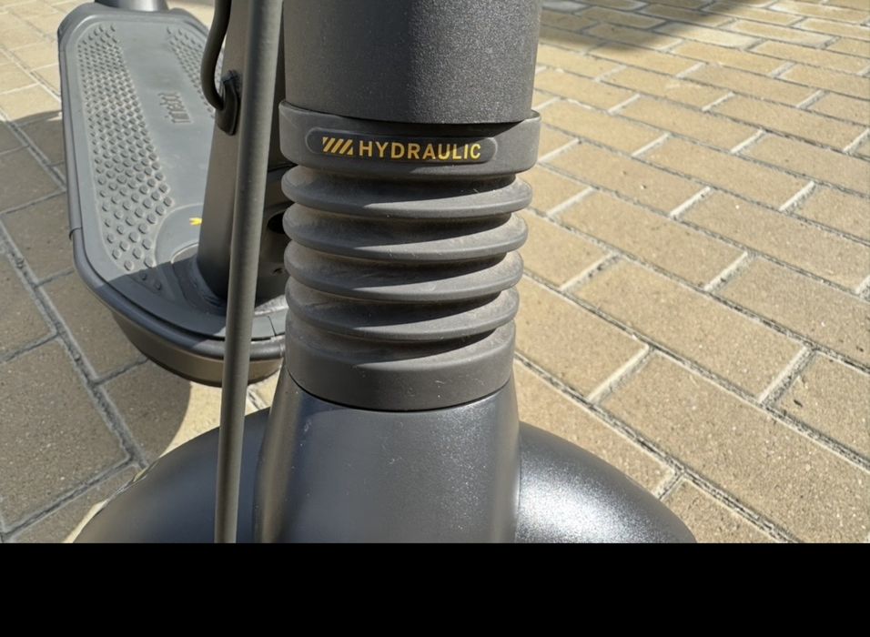 Продам Ninebot Max G2