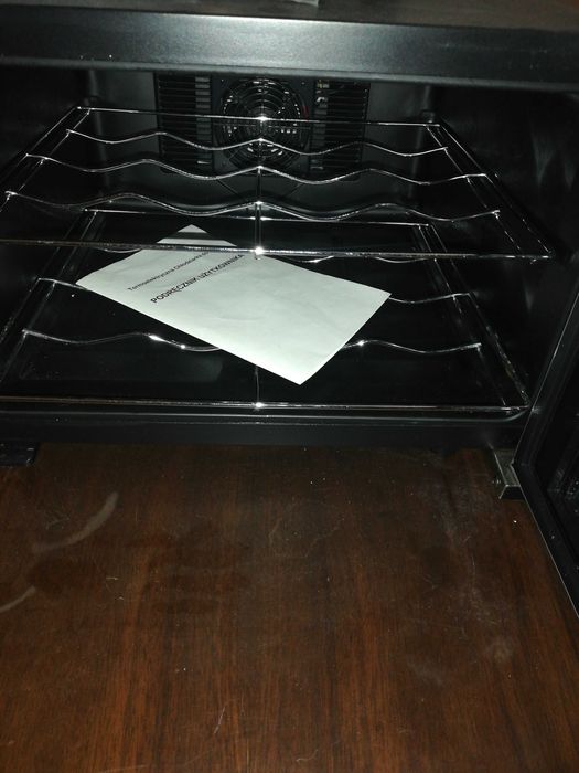 Chlodziarka do wina na 8 butelek, sprzedam