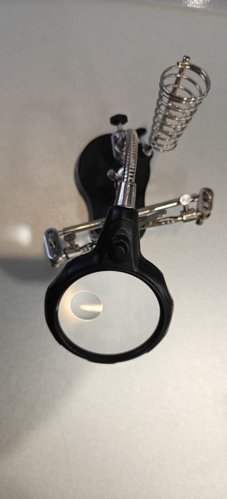 Тримач для плат з лінзою та підсвіткою