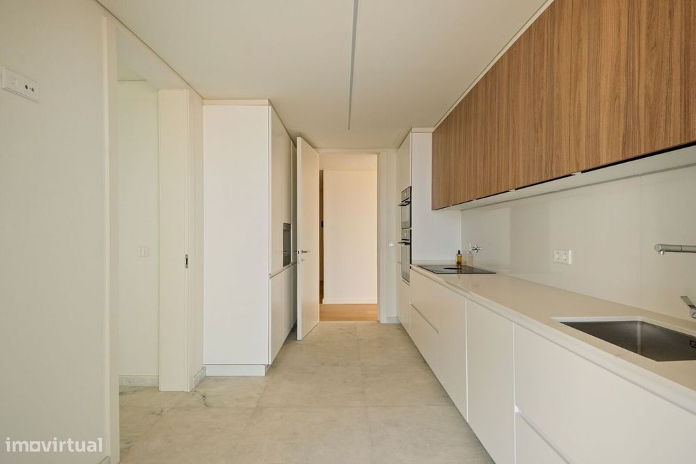 Apartamento T4 + 1 com piscina, Nova Campolide, Lisboa