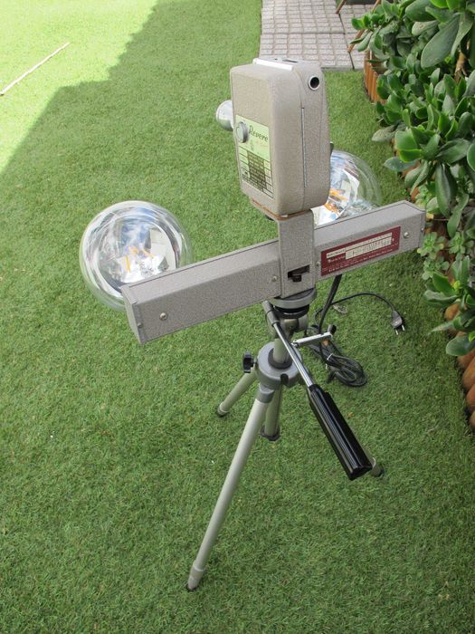 Bell Howell Light for Indoor Movies - Cinema antigo